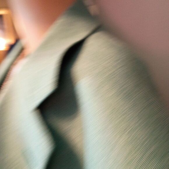 Green Sport Coat with Modern Cut and Notched Lapels - Picture 5 of 16